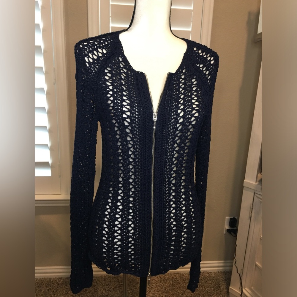 NWOT - “ISDA & CO.” NAVY BLUE ZIP-UP CROCHET PATTERN SWEATER - SMALL